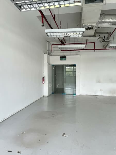 Henderson Building, 221 Henderson Road, 980 sqft, Light Industrial (B1) For Rent, by Cindy Lim, 500154121 - Main door - CommercialGuru.com.sg