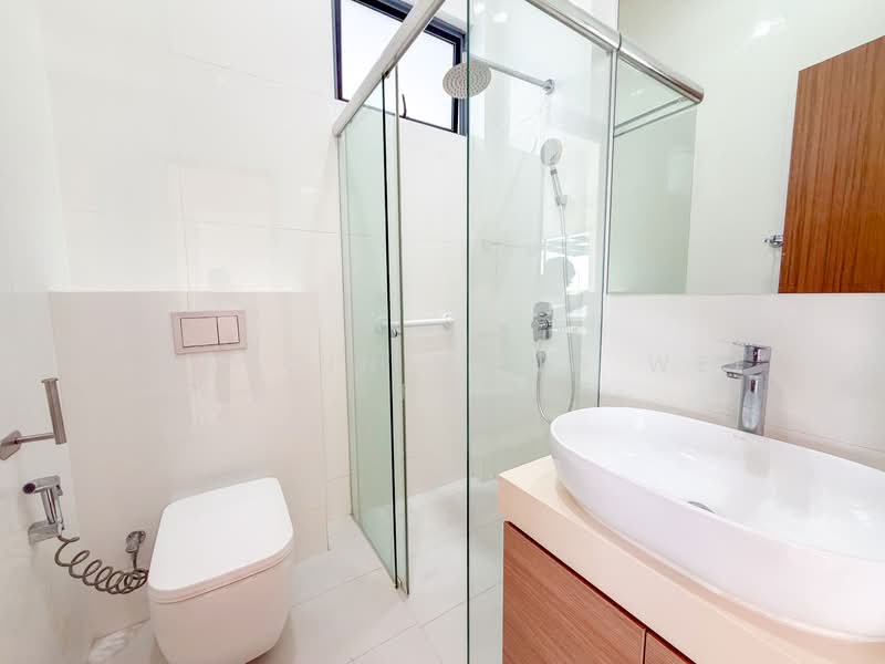 D19 Seaview Landed, Freehold, , 6 Bedrooms, 5,200 sqft, Detached House For Sale, by Graycin Wang Wei Ru, 500154129 - Bathroom - PropertyGuru.com.sg