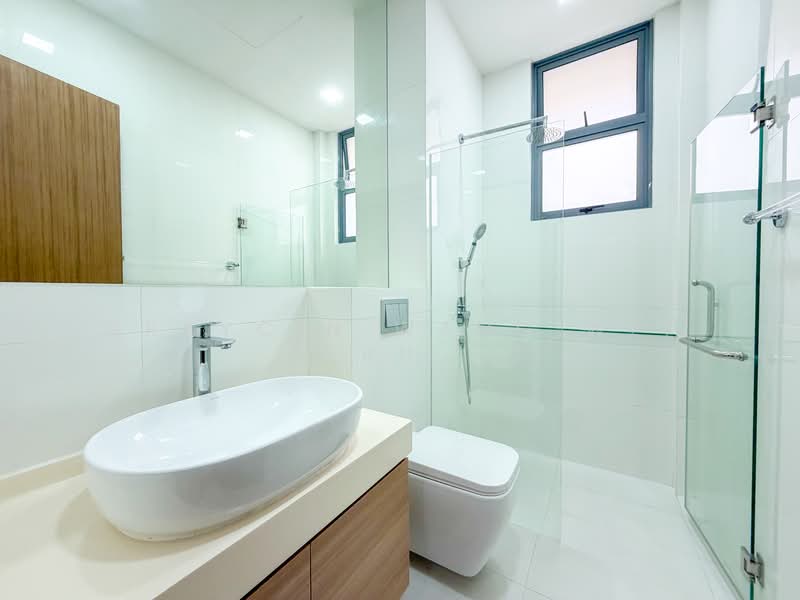 D19 Seaview Landed, Freehold, , 6 Bedrooms, 5,200 sqft, Detached House For Sale, by Graycin Wang Wei Ru, 500154129 - Bathroom - PropertyGuru.com.sg