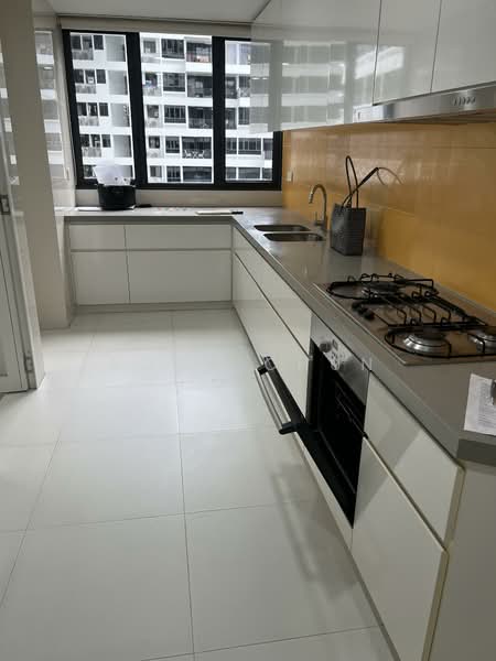 The Interlace, 186 Depot Road, 3 Bedrooms, 1,604 sqft, Condominium For Rent, by Bong Chun, 500154131 - Kitchen - PropertyGuru.com.sg