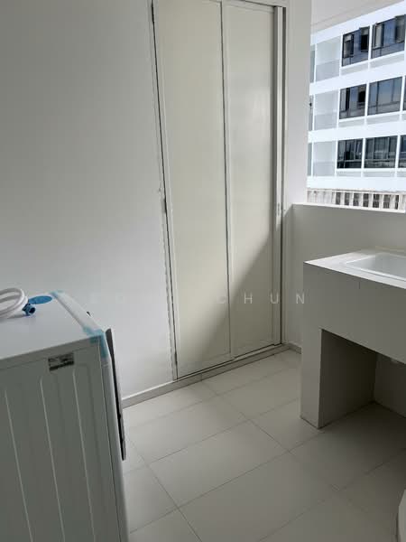 The Interlace, 186 Depot Road, 3 Bedrooms, 1,604 sqft, Condominium For Rent, by Bong Chun, 500154131 - Balcony - PropertyGuru.com.sg