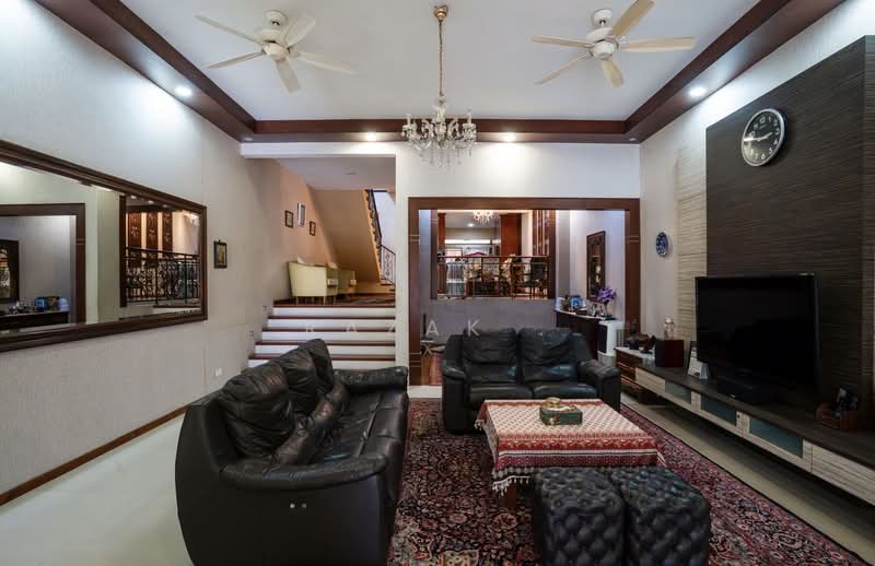 Rare Freehold Terrace Near Eunos MRT, Jalan Ismail, 5 Bedrooms, 4,900 sqft, Terraced House For Sale, by Razak ., 500154150 - Living Room - PropertyGuru.com.sg
