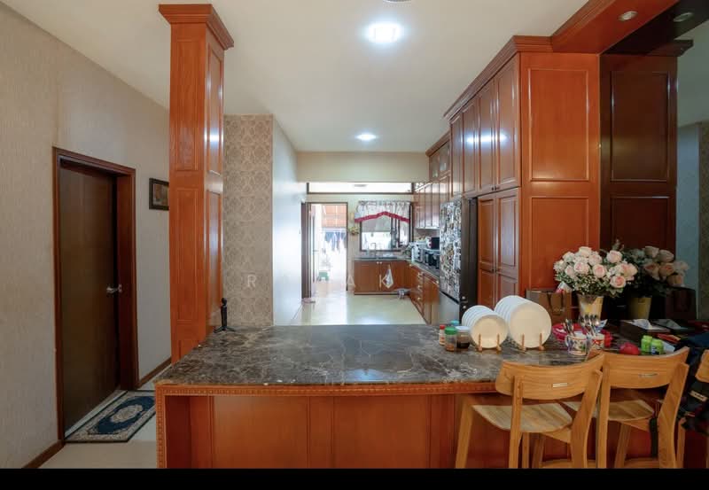 Rare Freehold Terrace Near Eunos MRT, Jalan Ismail, 5 Bedrooms, 4,900 sqft, Terraced House For Sale, by Razak ., 500154150 - Kitchen - PropertyGuru.com.sg