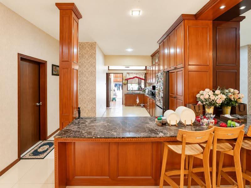 Rare Freehold Terrace Near Eunos MRT, Jalan Ismail, Eunos / Geylang / Paya Lebar, 5 Bedrooms, 4,900 sqft, Terraced House For Sale, by Razak ., 500154150 - PropertyGuru.com.sg