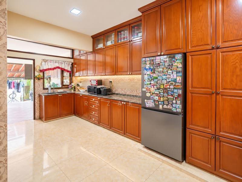 Rare Freehold Terrace Near Eunos MRT, Jalan Ismail, Eunos / Geylang / Paya Lebar, 5 Bedrooms, 4,900 sqft, Terraced House For Sale, by Razak ., 500154150 - Kitchen - PropertyGuru.com.sg