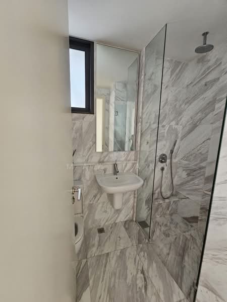 VIVA, 6 Suffolk Walk, 2 Bedrooms, 957 sqft, Condominium For Rent, by May Tan, 500154154 - Bathroom - PropertyGuru.com.sg