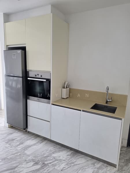 VIVA, 6 Suffolk Walk, 2 Bedrooms, 957 sqft, Condominium For Rent, by May Tan, 500154154 - Kitchen - PropertyGuru.com.sg