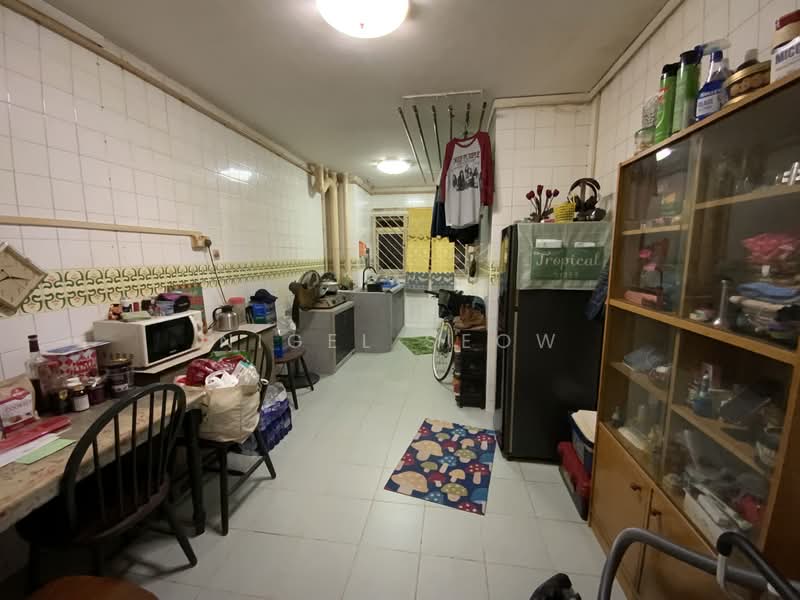 316 Woodlands Street 31, 316 Woodlands Street 31, 2 Bedrooms, 786 sqft, HDB Flat For Sale, by Nigel Seow, 500154162 - Kitchen - PropertyGuru.com.sg