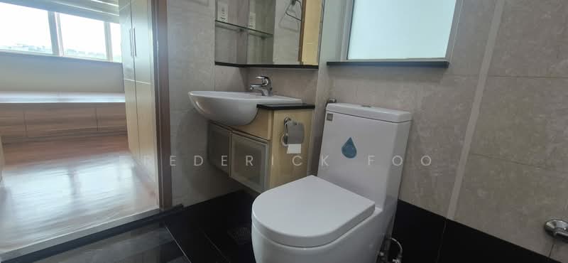 Sunglade, 1 Serangoon Avenue 2, 2 Bedrooms, 861 sqft, Condominium For Rent, by Frederick Foo, 500154163 - Bathroom - PropertyGuru.com.sg