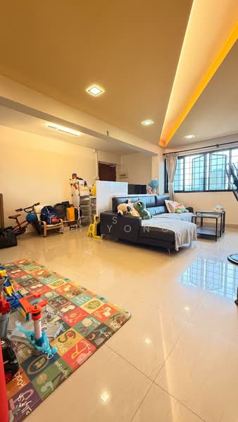 41 Teban Gardens Road, 41 Teban Gardens Road, 3 Bedrooms, 1,066 sqft, HDB Flat For Sale, by Titus Lim Zhiyong, 500154164 - Living Room - PropertyGuru.com.sg