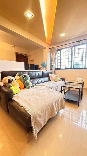 41 Teban Gardens Road, 41 Teban Gardens Road, 3 Bedrooms, 1,066 sqft, HDB Flat For Sale, by Titus Lim Zhiyong, 500154164 - Living Room - PropertyGuru.com.sg