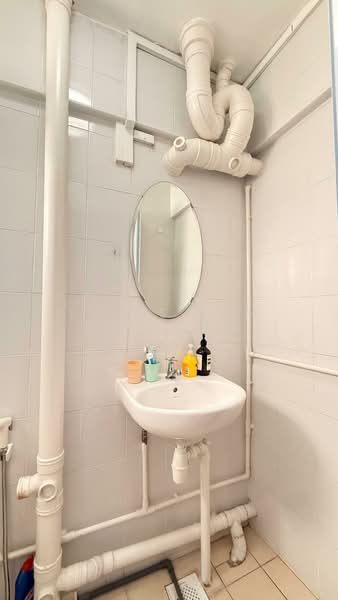 41 Teban Gardens Road, 41 Teban Gardens Road, 3 Bedrooms, 1,066 sqft, HDB Flat For Sale, by Titus Lim Zhiyong, 500154164 - Bathroom - PropertyGuru.com.sg