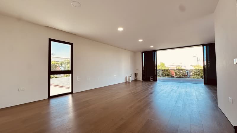 Grove Drive Avenue, GROVE DRIVE, 5 Bedrooms, 12,110 sqft, Detached House For Sale, by Jeremy Lee, 500154168 - Living Room - PropertyGuru.com.sg