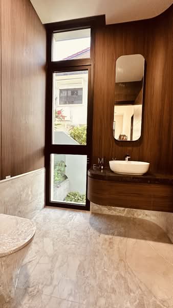 Grove Drive Avenue, GROVE DRIVE, 5 Bedrooms, 12,110 sqft, Detached House For Sale, by Jeremy Lee, 500154168 - Bathroom - PropertyGuru.com.sg