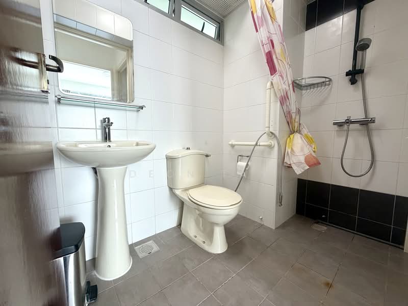 18C Holland Drive, 18C Holland Drive, 3 Bedrooms, 990 sqft, HDB Flat For Rent, by Deon Tan, 500154169 - Bathroom - PropertyGuru.com.sg