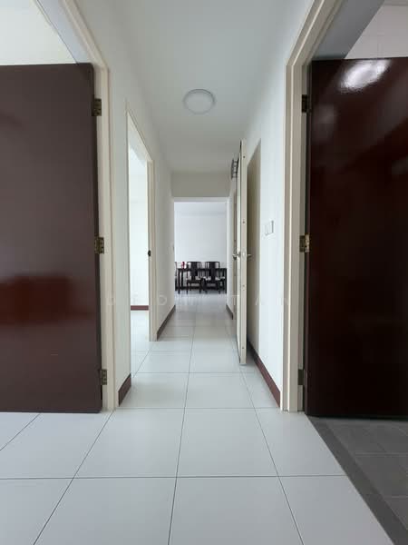 18C Holland Drive, 18C Holland Drive, 3 Bedrooms, 990 sqft, HDB Flat For Rent, by Deon Tan, 500154169 - Corridor - PropertyGuru.com.sg