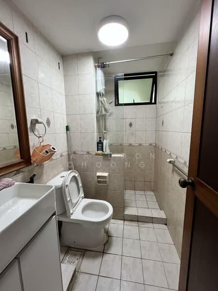 Simei Green Condominium, 1 Simei Street 4, Room Rental, 100 sqft, Condominium For Rent, by Kar Loon Choong, 500154175 - Bathroom - PropertyGuru.com.sg