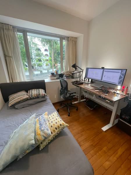 Visioncrest, 33 Oxley Rise, 2 Bedrooms, 925 sqft, Condominium For Rent, by Jessie Chan, 500154183 - Bedroom - PropertyGuru.com.sg