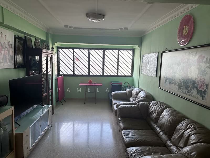 405 Pandan Gardens, 405 Pandan Gardens, Room Rental, 150 sqft, HDB Flat For Rent, by Pamela Tan, 500154184 - Living Room - PropertyGuru.com.sg