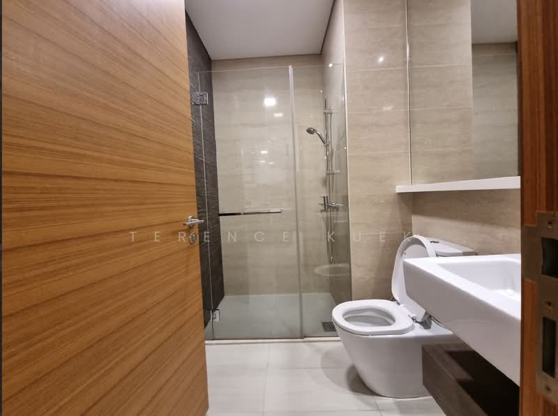 Woodhaven, 71 Woodgrove Avenue, 4 Bedrooms, 3,358 sqft, Cluster House For Rent, by Terence Kuek, 500154193 - Bathroom - PropertyGuru.com.sg