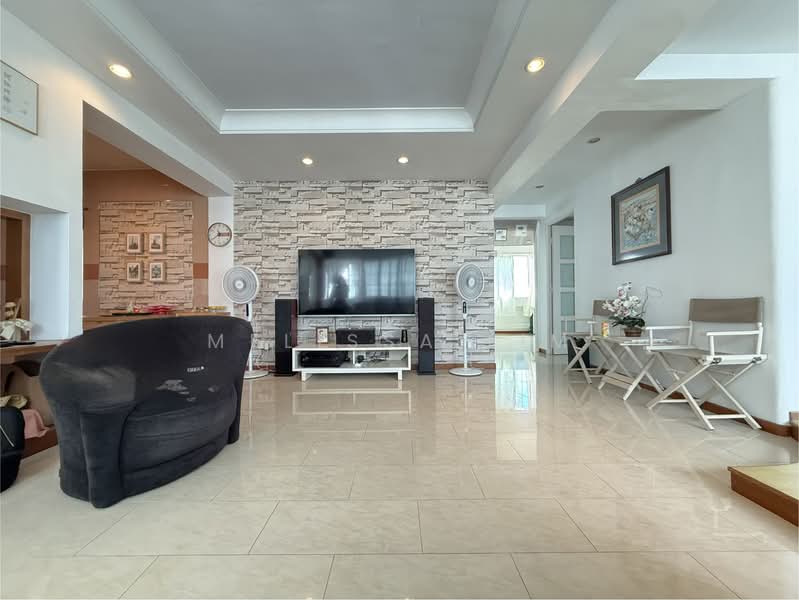 573 Pasir Ris Street 53, 573 Pasir Ris Street 53, 3 Bedrooms, 1,184 sqft, HDB Flat For Sale, by Melissa Lim, 500154195 - Living Room - PropertyGuru.com.sg