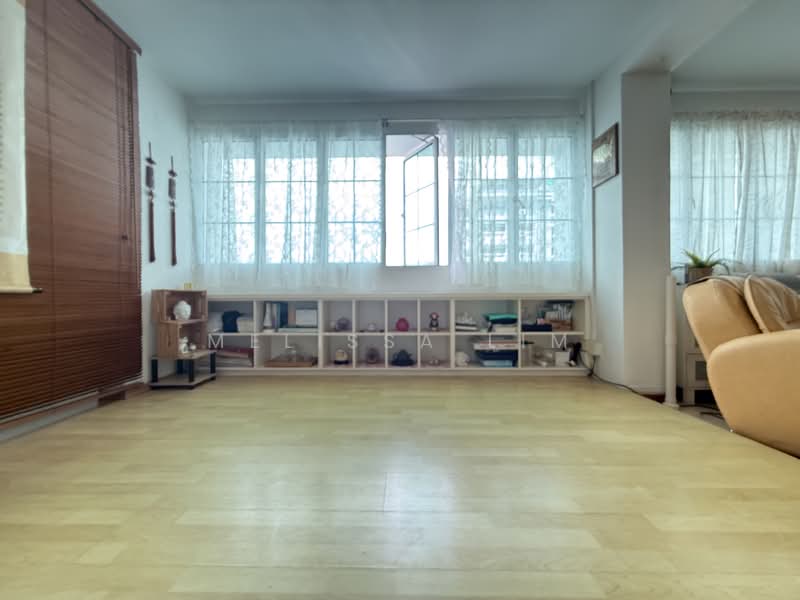573 Pasir Ris Street 53, 573 Pasir Ris Street 53, 3 Bedrooms, 1,184 sqft, HDB Flat For Sale, by Melissa Lim, 500154195 - Living Room - PropertyGuru.com.sg