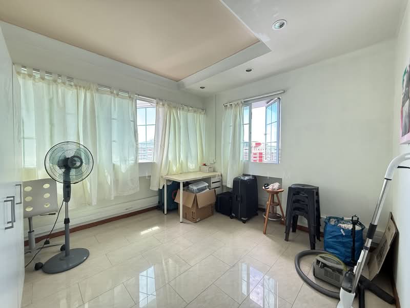 573 Pasir Ris Street 53, 573 Pasir Ris Street 53, 3 Bedrooms, 1,184 sqft, HDB Flat For Sale, by Melissa Lim, 500154195 - Study - PropertyGuru.com.sg
