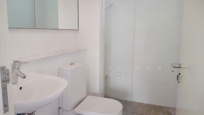 The Centris, 75 Jurong West Central 3, Room Rental, 120 sqft, Apartment For Rent, by Eddie Tork 戴先生, 500154206 - Bathroom - PropertyGuru.com.sg