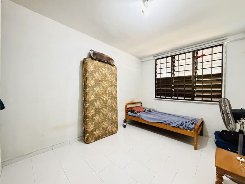 714 Yishun Street 71, 714 Yishun Street 71, 2 Bedrooms, 689 sqft, HDB Flat For Sale, by Chlo Ee, 500154211 - Bedroom - PropertyGuru.com.sg