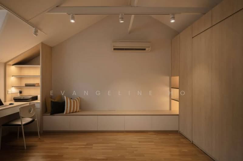 Move-in Ready 5BR Inter-Terrace between Siglap & Bedok MRT, , 5 Bedrooms, 2,500 sqft, Terraced House For Sale, by Evangeline Ho, 500154214 - Study - PropertyGuru.com.sg