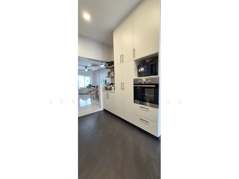 Move-in Ready 5BR Inter-Terrace between Siglap & Bedok MRT, , 5 Bedrooms, 2,500 sqft, Terraced House For Sale, by Evangeline Ho, 500154214 - Kitchen - PropertyGuru.com.sg