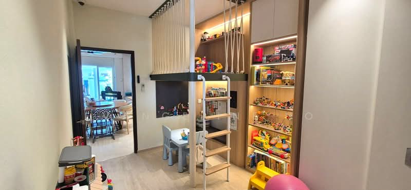 Move-in Ready 5BR Inter-Terrace between Siglap & Bedok MRT, , 5 Bedrooms, 2,500 sqft, Terraced House For Sale, by Evangeline Ho, 500154214 - Interior - PropertyGuru.com.sg