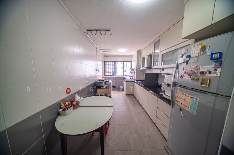 423 Tampines Street 41, 423 Tampines Street 41, 3 Bedrooms, 904 sqft, HDB Flat For Sale, by KENNETH CHUA, 500154218 - Kitchen - PropertyGuru.com.sg