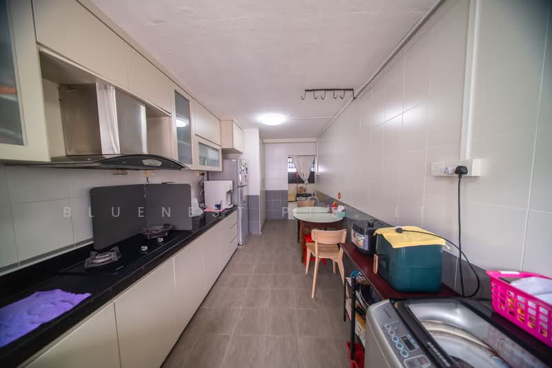 423 Tampines Street 41, 423 Tampines Street 41, 3 Bedrooms, 904 sqft, HDB Flat For Sale, by KENNETH CHUA, 500154218 - Kitchen - PropertyGuru.com.sg