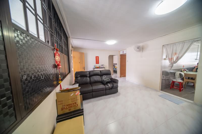 423 Tampines Street 41, 423 Tampines Street 41, 3 Bedrooms, 904 sqft, HDB Flat For Sale, by KENNETH CHUA, 500154218 - Living Room - PropertyGuru.com.sg