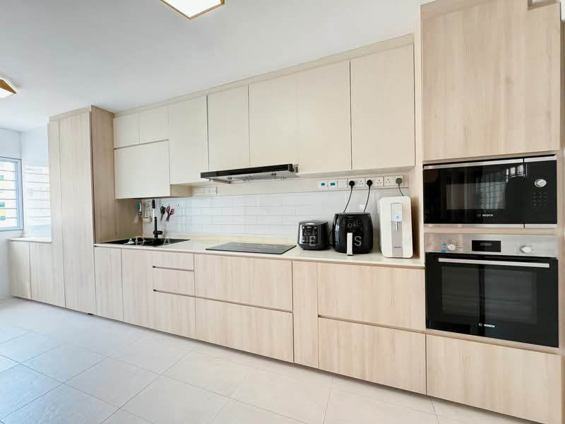 230 Tampines Street 24, 230 Tampines Street 24, 3 Bedrooms, 1,302 sqft, HDB Flat For Sale, by Danielle Sim, 500154242 - Kitchen - PropertyGuru.com.sg