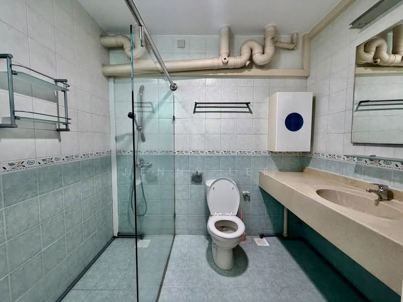 186 Punggol Central, 186 Punggol Central, 4 Bedrooms, 1,378 sqft, HDB Flat For Sale, by Jenny Lee, 500154244 - Bathroom - PropertyGuru.com.sg