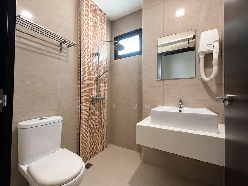 Jalan Anggerek D13 Freehold Corner Terrace With Lift & Pool, Jalan Anggerek, Macpherson Road, Aljunied Road, 10+ Bedrooms, 5,335 sqft, Corner Terrace For Sale, by Alex Goh, 500154263 - Bathroom - PropertyGuru.com.sg