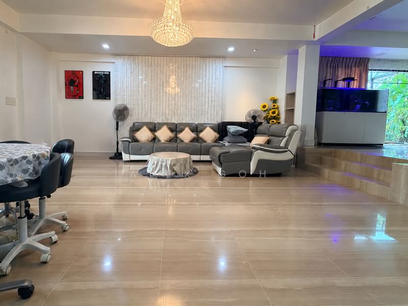 Jalan Anggerek D13 Freehold Corner Terrace With Lift & Pool, Jalan Anggerek, Macpherson Road, Aljunied Road, 10+ Bedrooms, 5,335 sqft, Corner Terrace For Sale, by Alex Goh, 500154263 - Living Room - PropertyGuru.com.sg