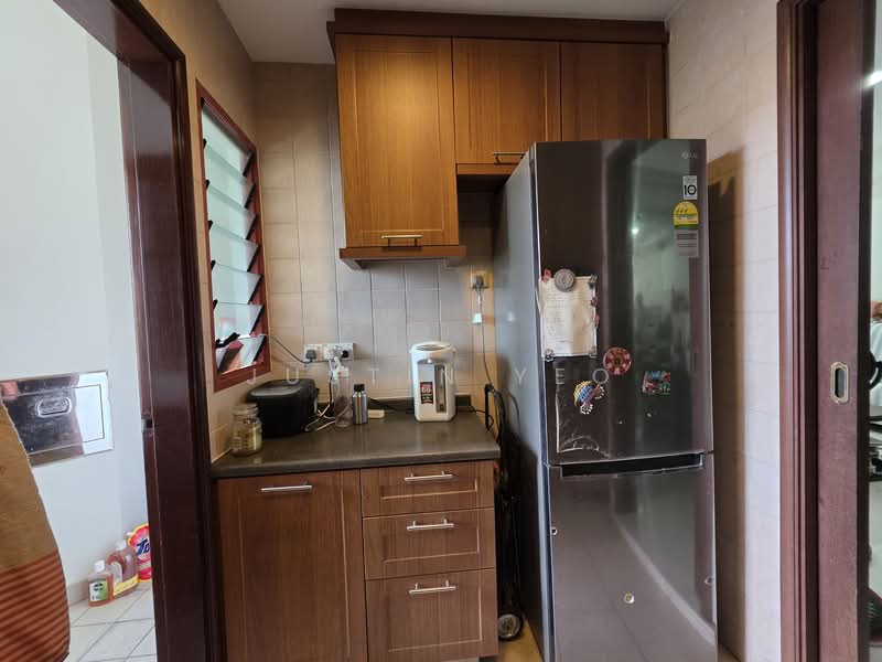 Palm Haven, 18 Palm Grove Avenue, 2 Bedrooms, 1,087 sqft, Condominium For Sale, by Justin Yeo, 500154264 - Kitchen - PropertyGuru.com.sg