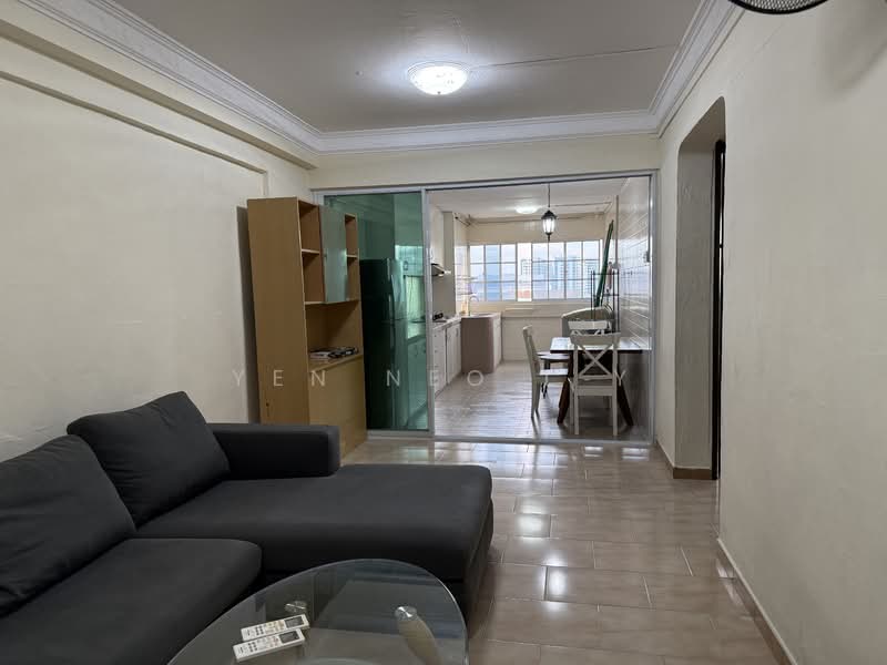 703 Hougang Avenue 2, 703 Hougang Avenue 2, 2 Bedrooms, 721 sqft, HDB Flat For Rent, by Yen Neo L Y, 500154273 - Living Room - PropertyGuru.com.sg