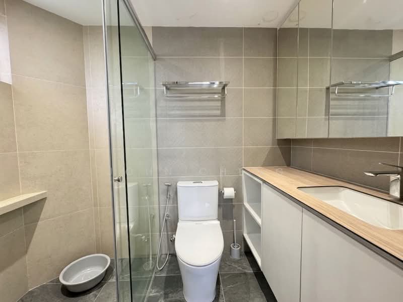 Bayshore Park, 50 Bayshore Road, 2 Bedrooms, 935 sqft, Condominium For Sale, by John Cheng, 500154276 - Bathroom - PropertyGuru.com.sg