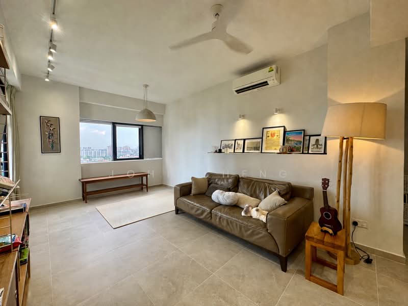 Bayshore Park, 50 Bayshore Road, 2 Bedrooms, 935 sqft, Condominium For Sale, by John Cheng, 500154276 - Living Room - PropertyGuru.com.sg