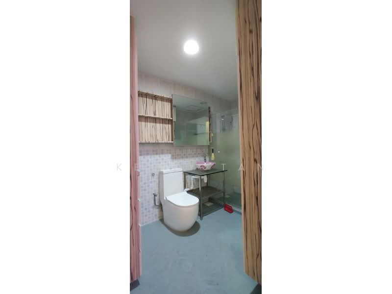 Bedok Court, 295 Bedok South Avenue 3, Room Rental, 200 sqft, Condominium For Rent, by Kenny Tan, 500154288 - Bathroom - PropertyGuru.com.sg