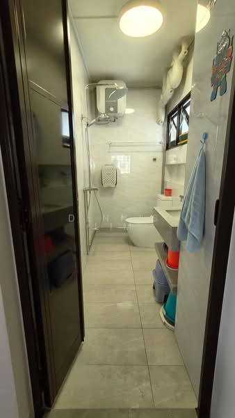 339 Tampines Street 33, 339 Tampines Street 33, 3 Bedrooms, 1,475 sqft, HDB Flat For Sale, by Dennis Lim, 500154296 - Bathroom - PropertyGuru.com.sg