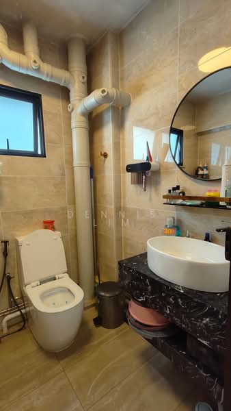 339 Tampines Street 33, 339 Tampines Street 33, 3 Bedrooms, 1,475 sqft, HDB Flat For Sale, by Dennis Lim, 500154296 - Bathroom - PropertyGuru.com.sg