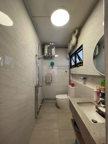 339 Tampines Street 33, 339 Tampines Street 33, 3 Bedrooms, 1,475 sqft, HDB Flat For Sale, by Dennis Lim, 500154296 - Bathroom - PropertyGuru.com.sg