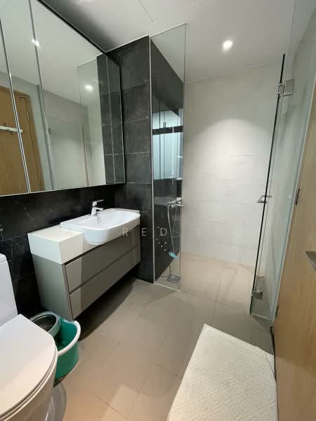 The Glades, 6 Bedok Rise, 2 Bedrooms, 721 sqft, Condominium For Sale, by Alfred Tan, 500154300 - Bathroom - PropertyGuru.com.sg