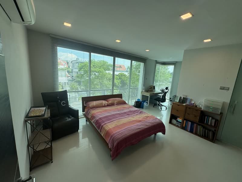 Wareham road, Wareham road, 7 Bedrooms, 8,000 sqft, Detached House For Sale, by Celine Tong, 500154302 - Bedroom - PropertyGuru.com.sg