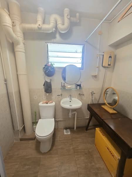 181 Pasir Ris Street 11, 181 Pasir Ris Street 11, 4 Bedrooms, 1,119 sqft, HDB Flat For Sale, by Ooh Ming, 500154305 - Bathroom - PropertyGuru.com.sg